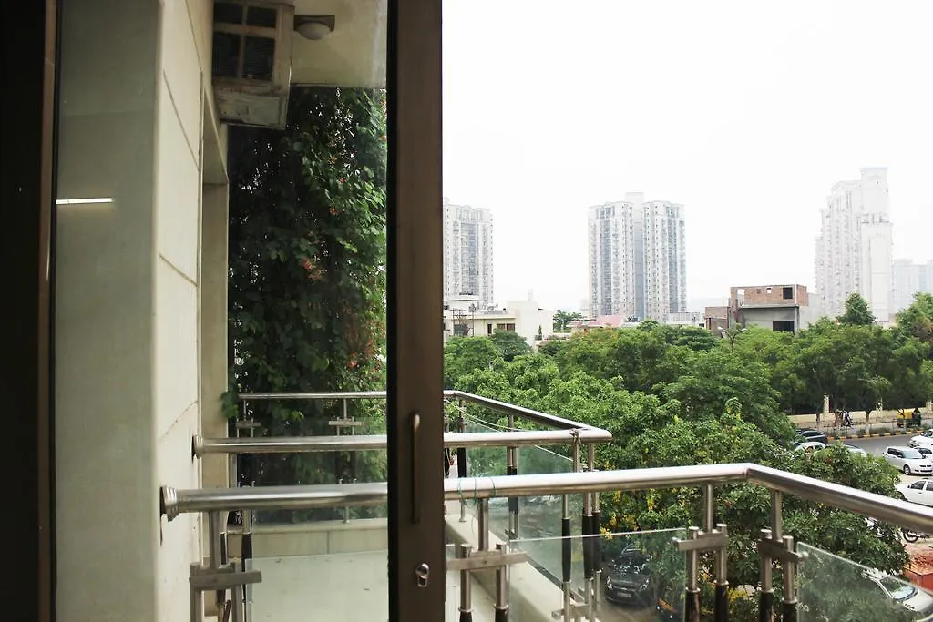 Oyo Premium Galleria Market Dlf4 Gurgaon Otel