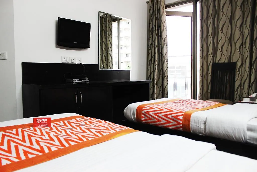 Otel Oyo Premium Galleria Market Dlf4 Gurgaon