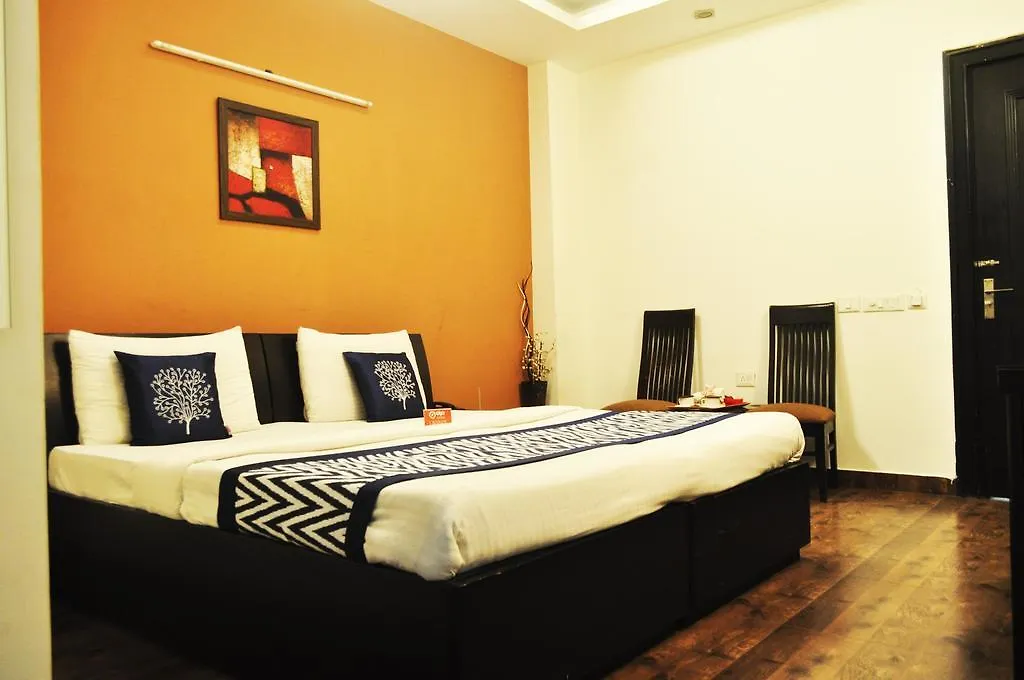 Oyo Premium Galleria Market Dlf4 Gurgaon Otel