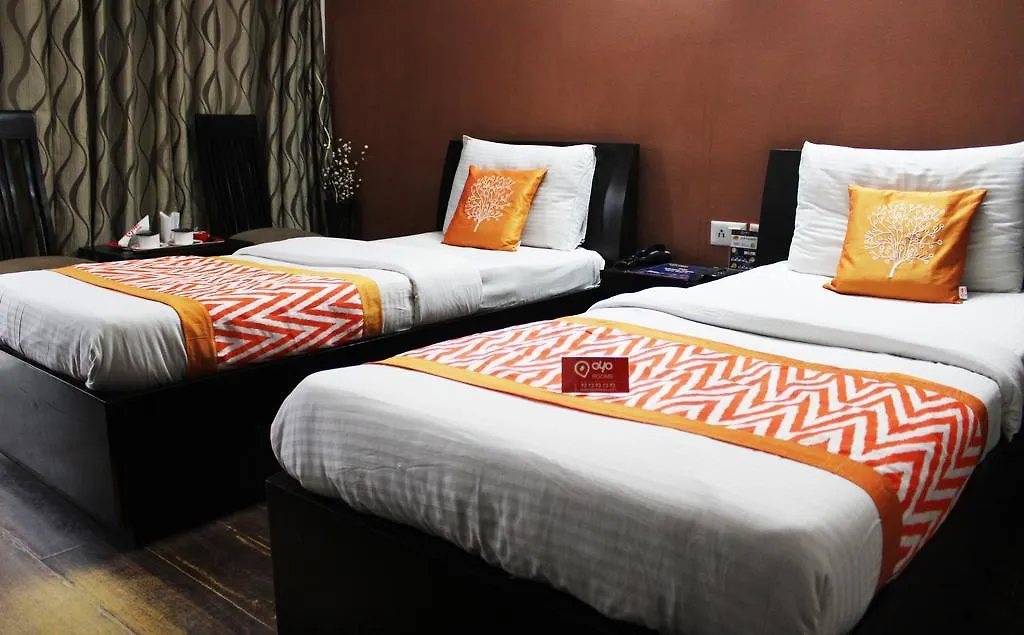 Oyo Premium Galleria Market Dlf4 Gurgaon