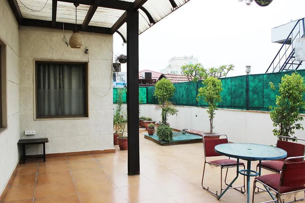 Oyo Premium Galleria Market Dlf4 location