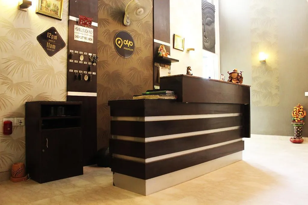 גורגאון Oyo Premium Galleria Market Dlf4 3*,
